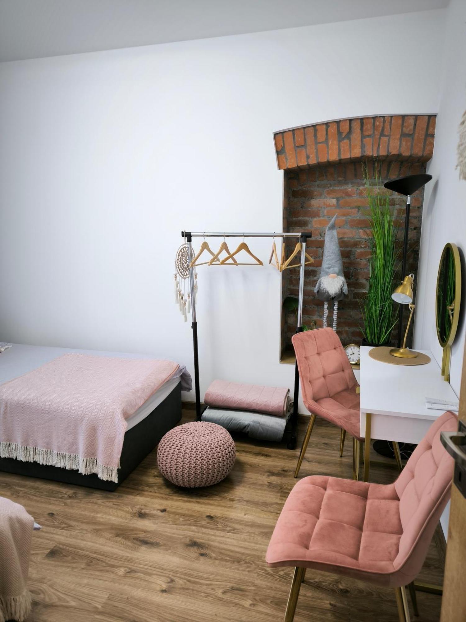נובה רודה Dawna Mleczarnia Apartamenty Sosnowy מראה חיצוני תמונה