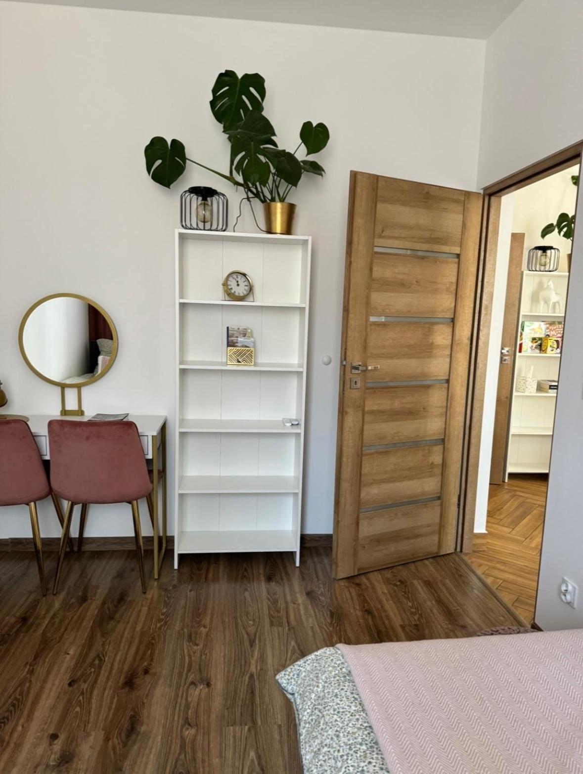 נובה רודה Dawna Mleczarnia Apartamenty Sosnowy מראה חיצוני תמונה